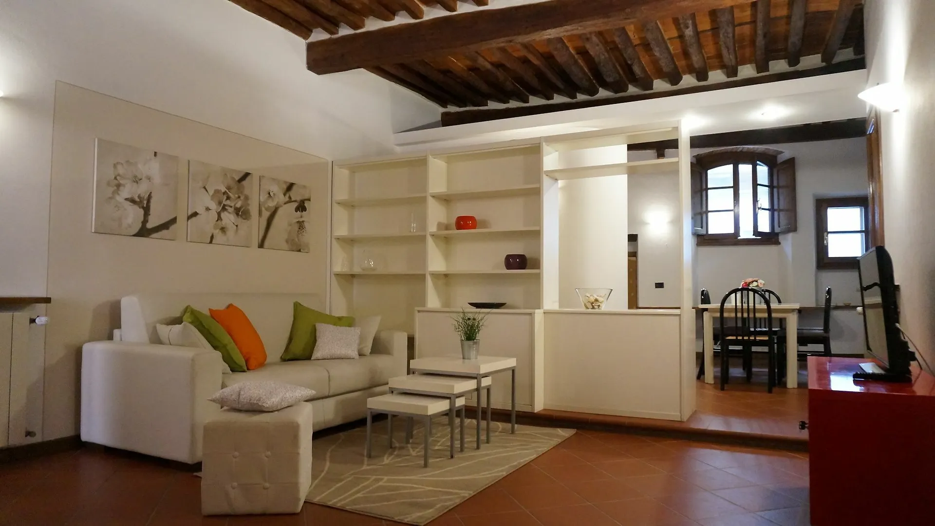 Papi Apartment location